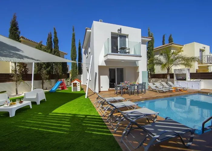 Tsokkos Family Villa - Pool Garden 2\' Walk To Beach