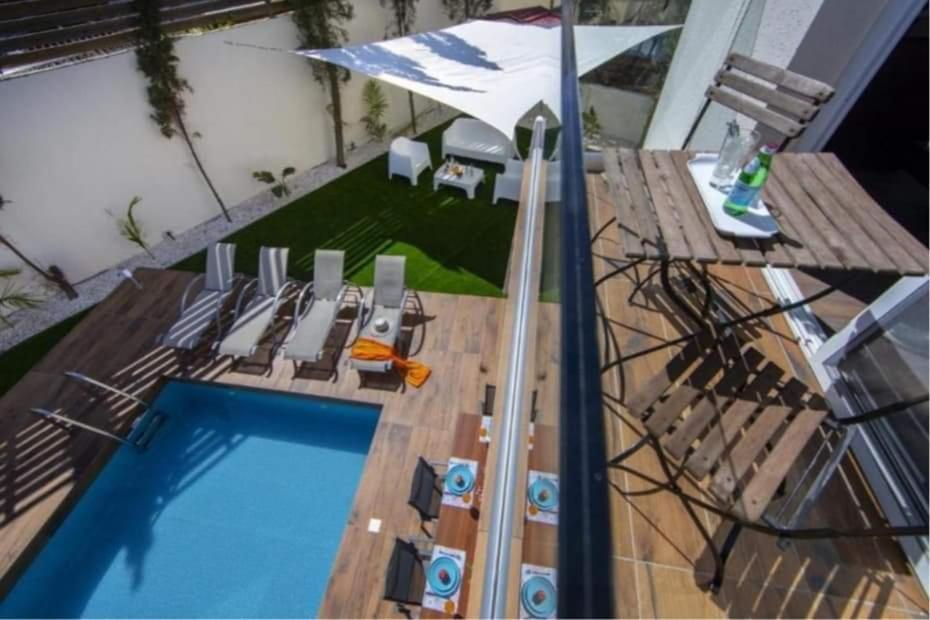 Tsokkos Family - Pool Garden 2' Walk To